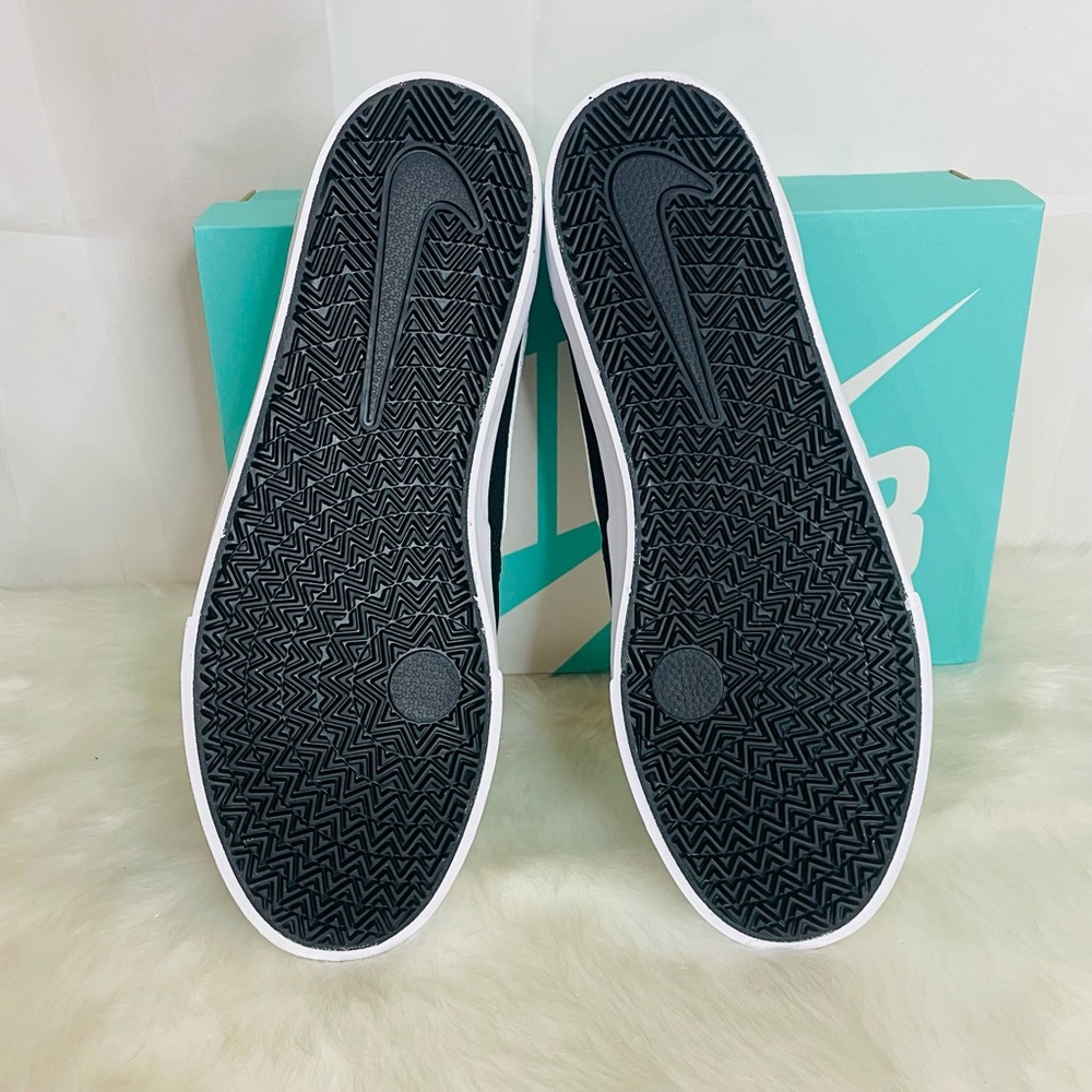New Men’s Nike SB Charge Canvas Skateboarding Shoes  Black White - Picture 3 of 7